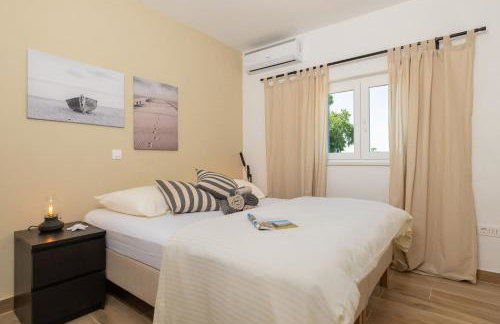 Casa Dorella in peaceful location with a sea view - Photo 10