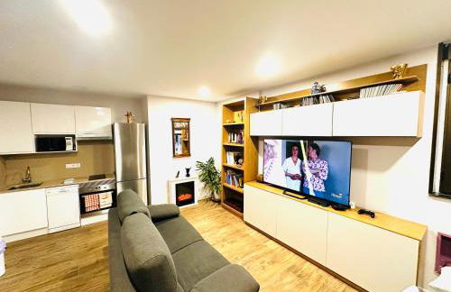 ROSALES Apartamento y jardín - Foto 8