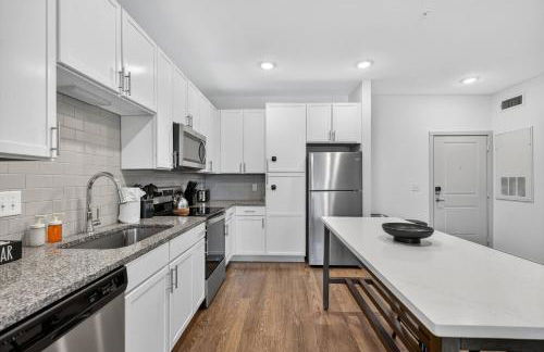 Cozy 2 BR Apt |King Bed |Pool |Gym| Close to Mayo - Foto 15