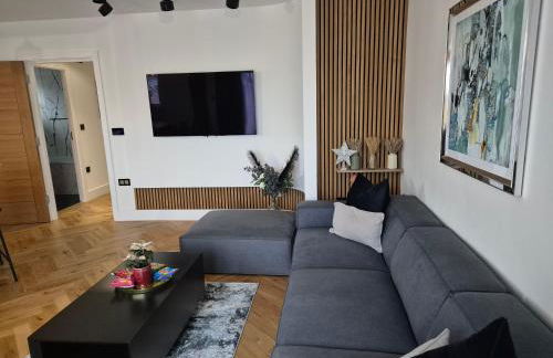 Newly Renovated Flat with Parking space - Foto 7