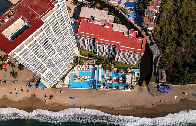 Stunning Beachfront Condo - Sea Views - Foto 50