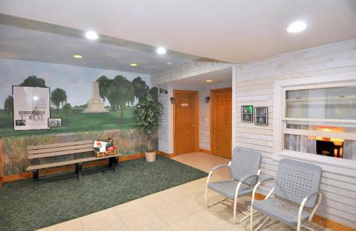 Redbud Keep - Unique Features, Movie Set Decor, Grill, Wifi, Family Friendly, Hiking, Billiard Table, Movie Theater Room, Fireplace, Golfing, View, 2 King Beds - Foto 61