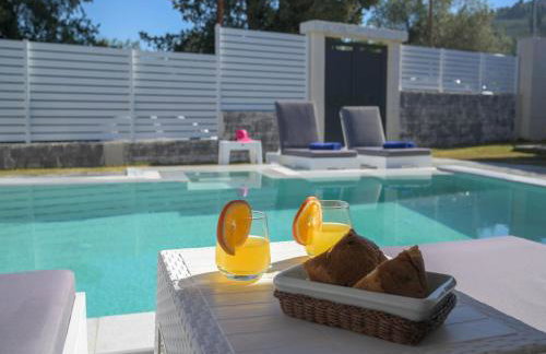 Villa in Messonghi with Pool and Sea Nearby - Foto 40