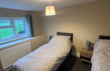 Cosy Cottage Hot Tub Sleeps 8 Log Fires - Foto 14