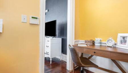 Downstairs 2 Bedroom Apt- Pet Friendly- walking distance to beach & shops - Foto 4