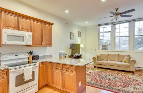 3 Mi to Warren Dunes Sawyer Getaway with Fireplace! - Foto 1