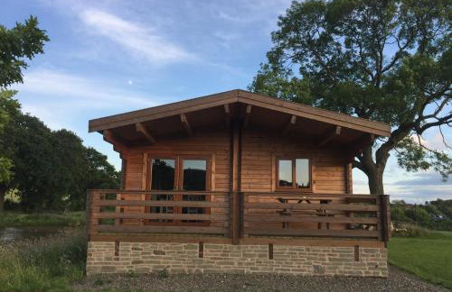 RedWood Lodge - Photo 1