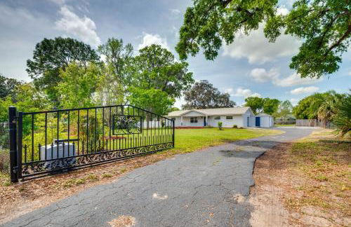 Stay and Play in Belleview Welcoming Home with Yard - Foto 26