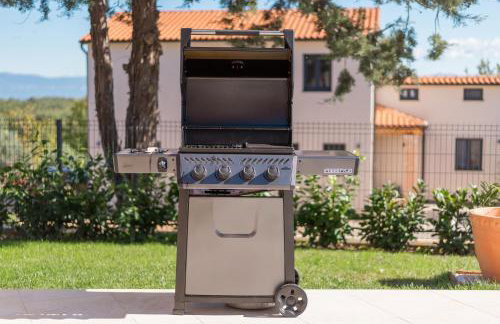 Villa atop the village with stunning view - Foto 9