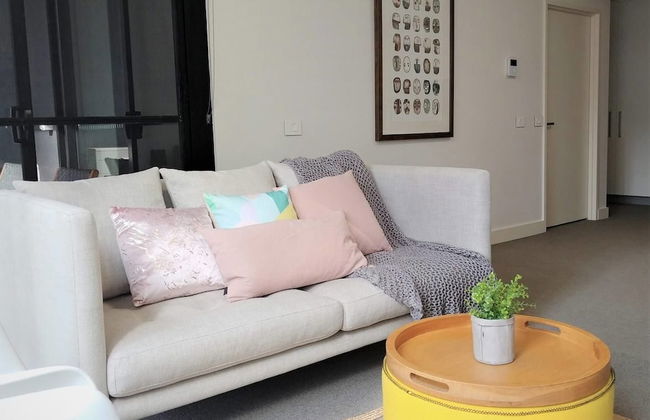 Luxury 1 Bedroom 1 Study With 1 Parking - Photo 10