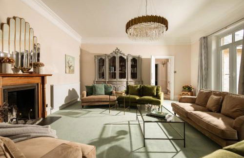 Downwood Vineyard Manor House in Idyllic Countryside - Photo 59