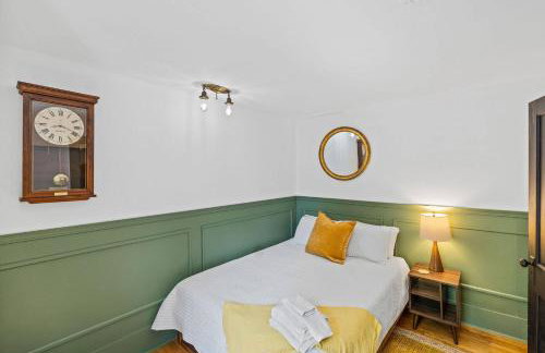 4-Bedroom Downtown Main St , great location! - Foto 15