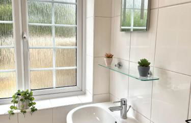 Rushden Home - Perfect for Contractors - Free Parking - Sleeps 5 - Garden - Netflix and HDR TV - Foto 58