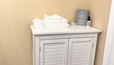 Beach gem! Hot Tub/EV/2bd/3.7mi beach/.5mi outlets - Foto 4