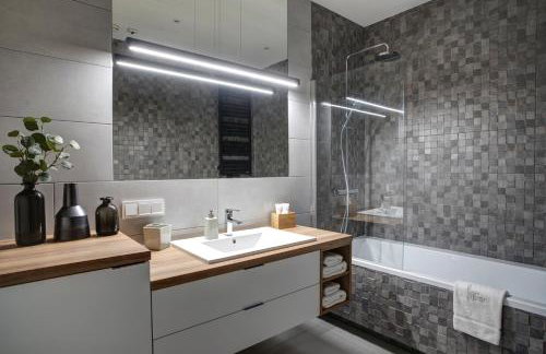 Sky Tower Apartments by Michał & Piotr - Photo 34