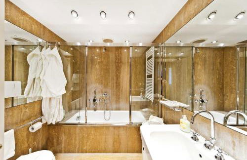 Elegant apartment with LIFT in historical 1600 Palace, a few min walk from San Marco Square - Foto 17