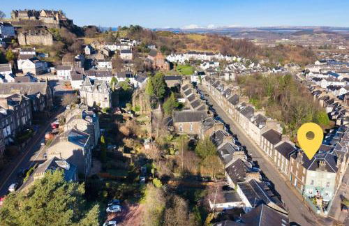 Elegant 3 Bed Apartment in Stirling Near Free Parking and Hill Views - Foto 44