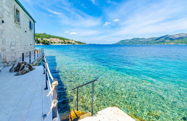 Beachfront Villa Gabriela with Pool - Foto 58