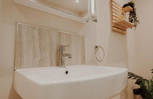 Newly Designed Home from Home in Retford - Foto 8