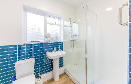 Sully's Cove, stylish apartment near Southwold Pier - Foto 21