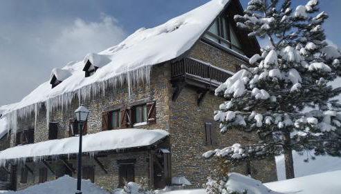 Baqueira Apartamentos Cota 1700 a pie de pistas - Photo 2