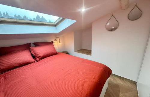 Elegant mansardé-place du pin - Photo 12