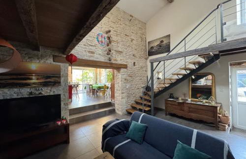 Marais Inn, maison typique avec piscine et jardin arboré, 10 kms Niort - Foto 11