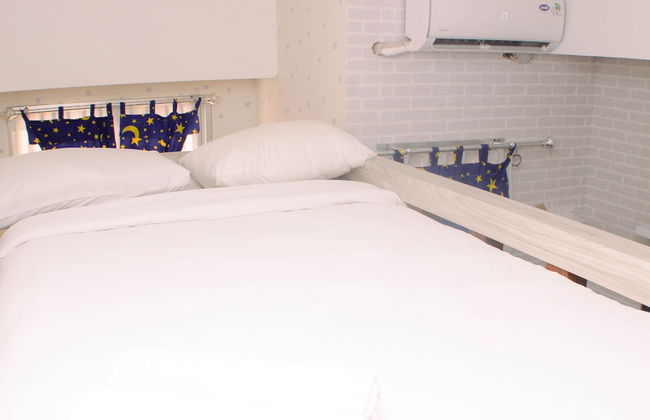 Stunning And Comfy Studio Apartment Transpark Juanda - Photo 9