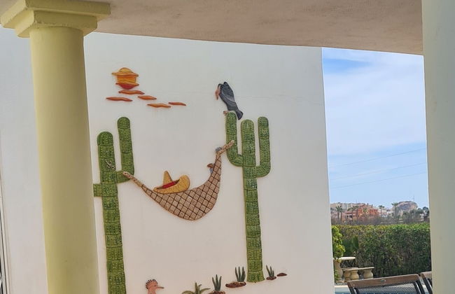 Les Cactus Remarkable 7 bed Villa - Private Pool - Photo 27