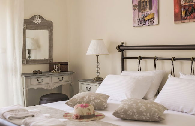 Lindos Luxury Retro Villas - Photo 8