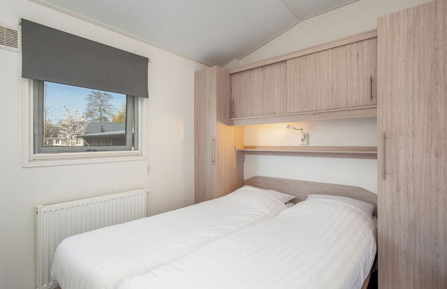 Lakeside Cottage With Boat - Photo 2