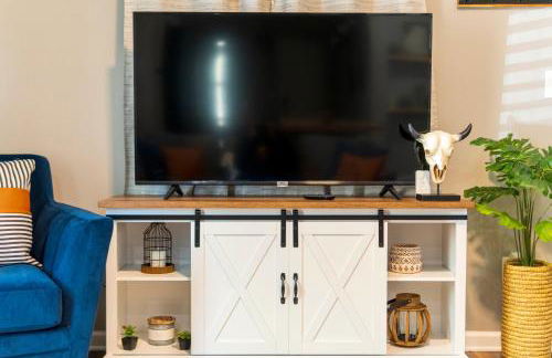 A Cabin in the City with a 5 Star Lush Backyard - Foto 7