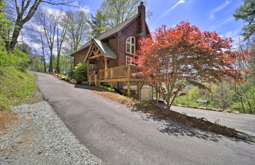 Woodsy Mountain-View Getaway with Hot Tub! - Foto 2