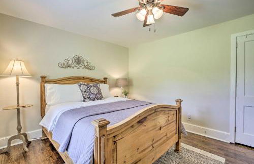 Idyllic Getaway with Deck about 4 Mi to Dtwn Athens - Foto 13