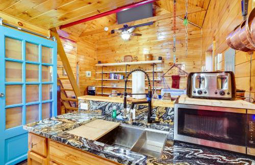 Cozy Upstate New York Getaway with Fire Pit! - Foto 7