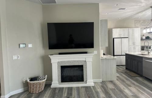 Beautiful New construction home - New Pool & Spa! - Foto 65