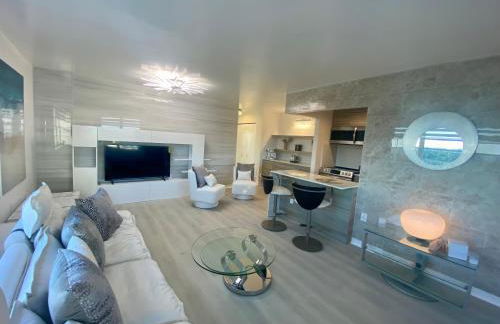 Panoramic luxurious waterfront one bedroom apartment with Miami skyline view Free parking 5min drive to Miami Beach - Foto 12