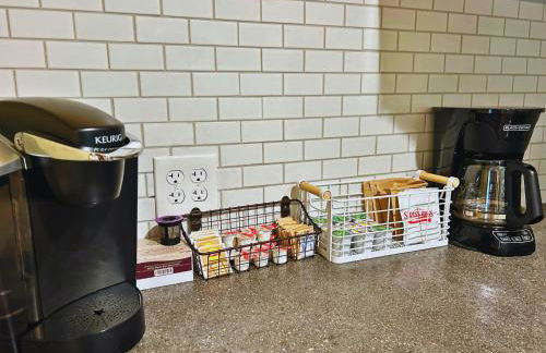 Duplex Farmhouse Rental Walk to Downtown - Foto 43