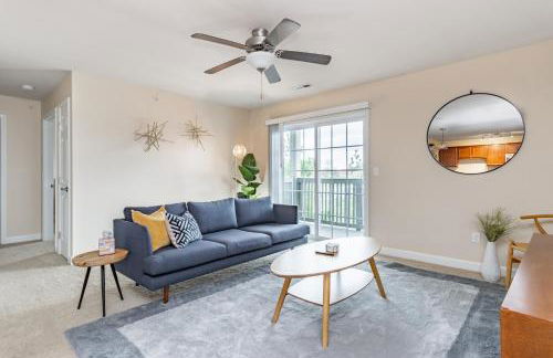 ConTemporary Stay in Central Peoria - Foto 1