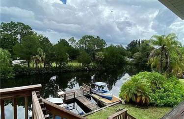 4BR Private Dock, Warm Spring Canal, Kayaks, Canoe - Photo 12