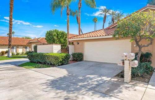 Spectacular condo with private golf privileges includes golf cart on Monterey Country Club !! - Foto 42