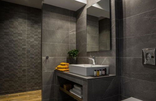 The Twelve Suites collection - Photo 146