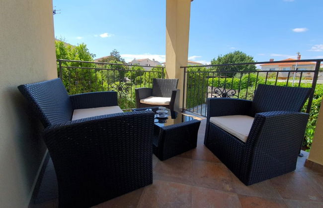 Exquisite and Stylish Apartment Krk With Balcony - Photo 4