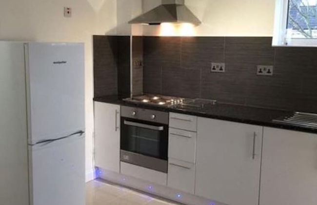 Small Modern Comfortable 2 Bedroom Apartment - Cmyr - Foto 37