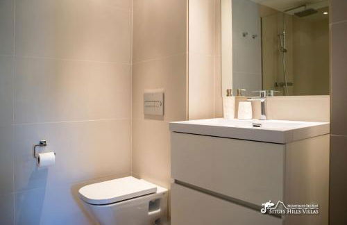 Villa Valentino Modern Villa with heated pool - Photo 29