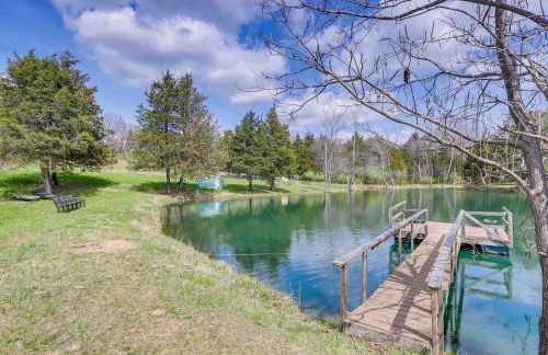 Spacious and Historic Cabin in New Haven with Pond! - Foto 3