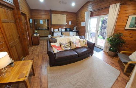 Captain’s Cabin - Photo 22