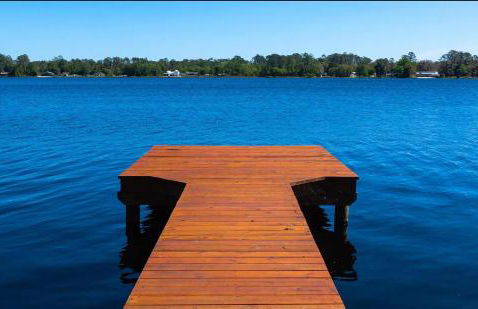 Lakeside Retreat with pool, dock & game room - Foto 2