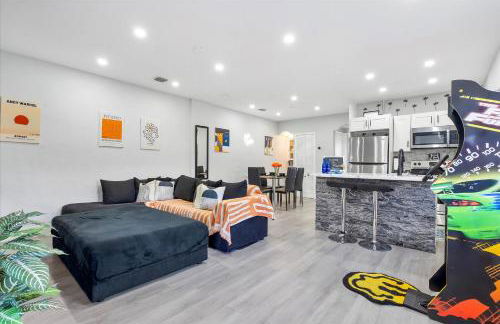 5 min to Brickell & Bars - Arcade - King Bed - Outdoor Fun - Foto 1