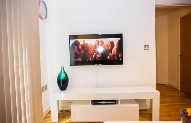 Superior 2 bedroom Apartments - Photo 3